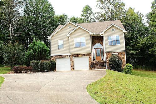 147 Crest Winds Dr, Clarkesville, GA, 30523-8103 | Card Image