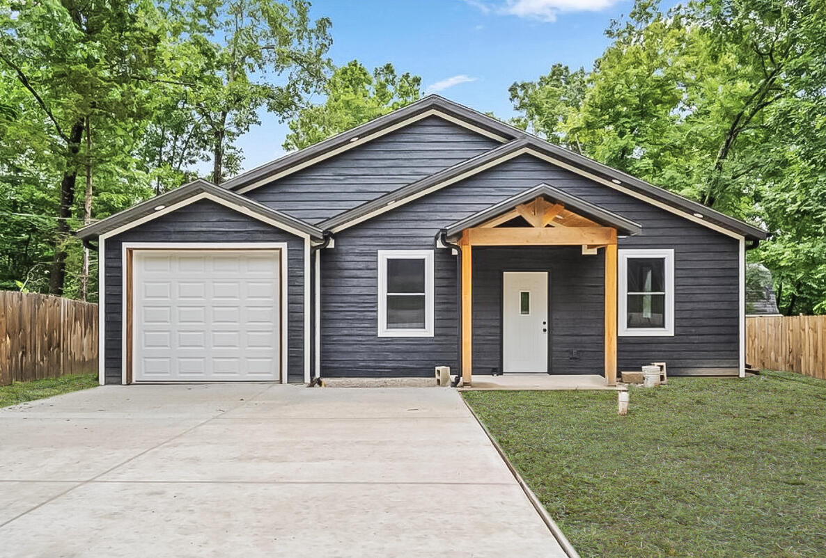Residential in Merriam Woods 3