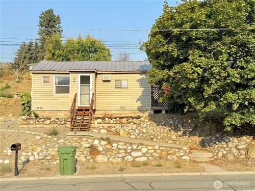 825 2nd Ave N, Okanogan, WA, 98840-9604 | Card Image