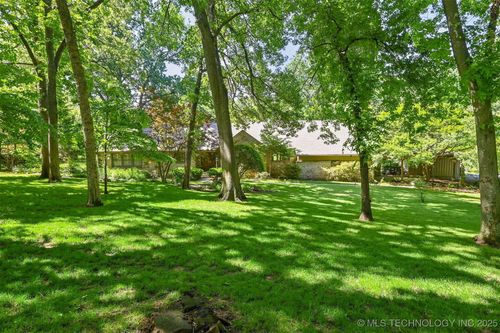3898 E 72nd St, Tulsa, OK, 74136-5935 | Card Image