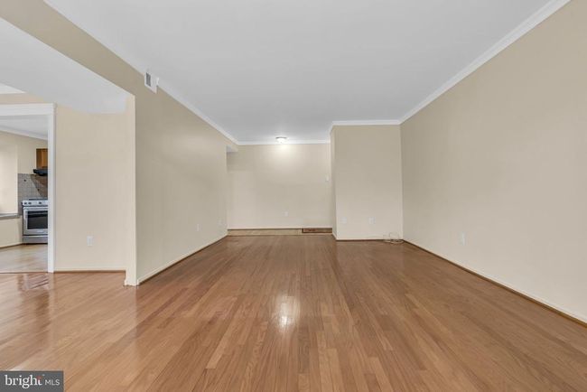 5C - 1665 Parkcrest Cir, Condo with 2 bedrooms, 1 bathrooms and null parking in RESTON VA | Image 26