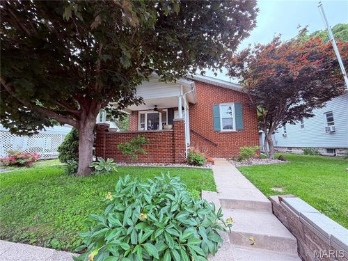 100 W 3rd St, Hartford, IL, 62048-1206 | Card Image
