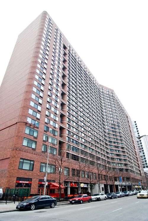 819-211 E Ohio Street, Chicago, IL, 60611 | Card Image