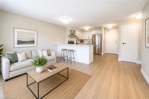 107-30 Hugo Cres, Kitchener, ON, N2M3Z2 | Card Image