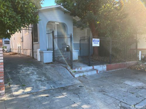 1702 26th Ave, Oakland, CA, 94601-1710 | Card Image