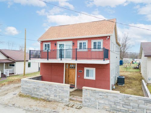 106 N Washington St, Van Buren, IN, 46991-7004 | Card Image