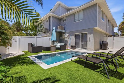 e-207 71st St, HOLMES BEACH, FL, 34217-1133 | Card Image