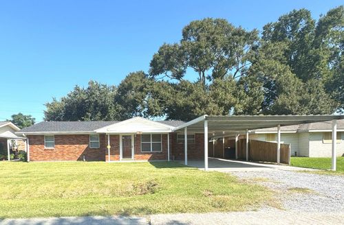 811 Kenney St, Houma, LA, 70364-1840 | Card Image
