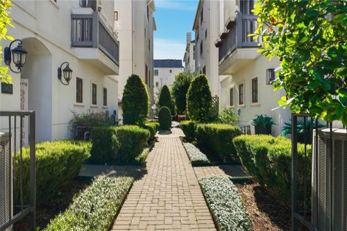 2730 Harvard St, Houston, TX, 77008-2134 | Card Image