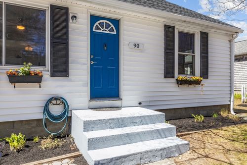 90 Hathaway St, Wareham, MA, 02571-1338 | Card Image