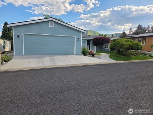 1819 Heritage Dr, Wenatchee, WA, 98801-8204 | Card Image