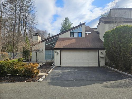 12 Chippewa Ct, Suffern, NY, 10901-4111 | Card Image