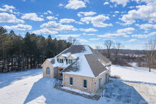 2470 E Baldwin Rd, Grand Blanc, MI, 48439-8362 | Card Image