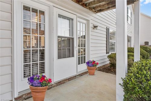 apt-d-7121 W Friendly Ave, Greensboro, NC, 27410-6281 | Card Image
