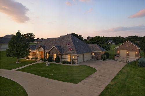 150 Ellis Spring Dr, Weatherford, TX, 76085-1637 | Card Image