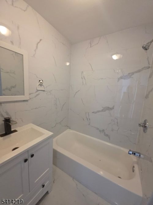 322 Rutherford Blvd, Clifton, NJ, 07014-1219 | Card Image