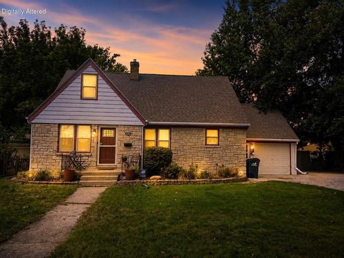 602 E College Avenue, Waukesha, WI, 53186 | Card Image