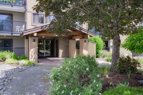 320-1870 Mckenzie Ave, Saanich, BC, V8N4X3 | Card Image