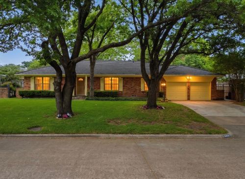 8832 Antrim Drive, Dallas, TX, 75218 | Card Image