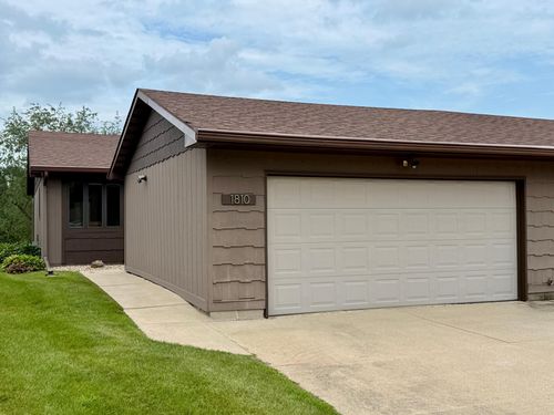 1810 Lakewood Ave, Albert Lea, MN, 56007-2155 | Card Image