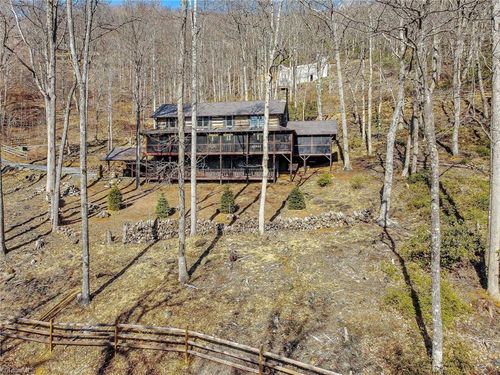 1177 Tomahawk Dr, Todd, NC, 28684-9611 | Card Image