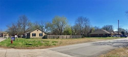 401 Patti Page Blvd, Claremore, OK, 74017-8212 | Card Image