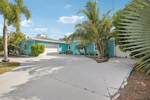 4643 Bay Crest Dr, TAMPA, FL, 33615-4901 | Card Image