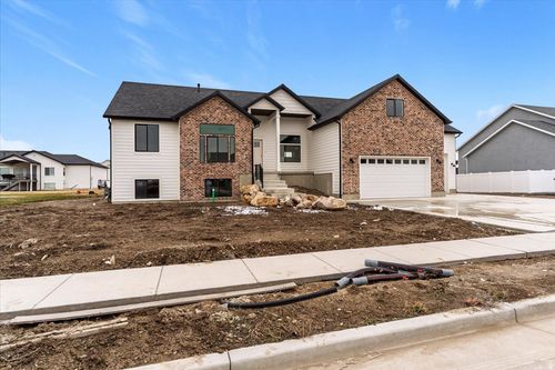 2519 W 2950 N, Farr West, UT, 84404-2010 | Card Image
