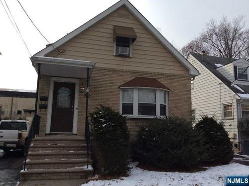 109 Scoles Ave, Clifton, NJ, 07012-1119 | Card Image