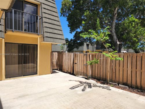 2706-2706 27th Way, West Palm Beach, FL, 33407-6729 | Card Image