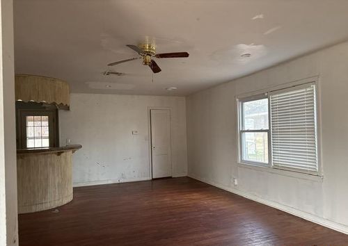 336 S 15th St, Clinton, OK, 73601-3806 | Card Image