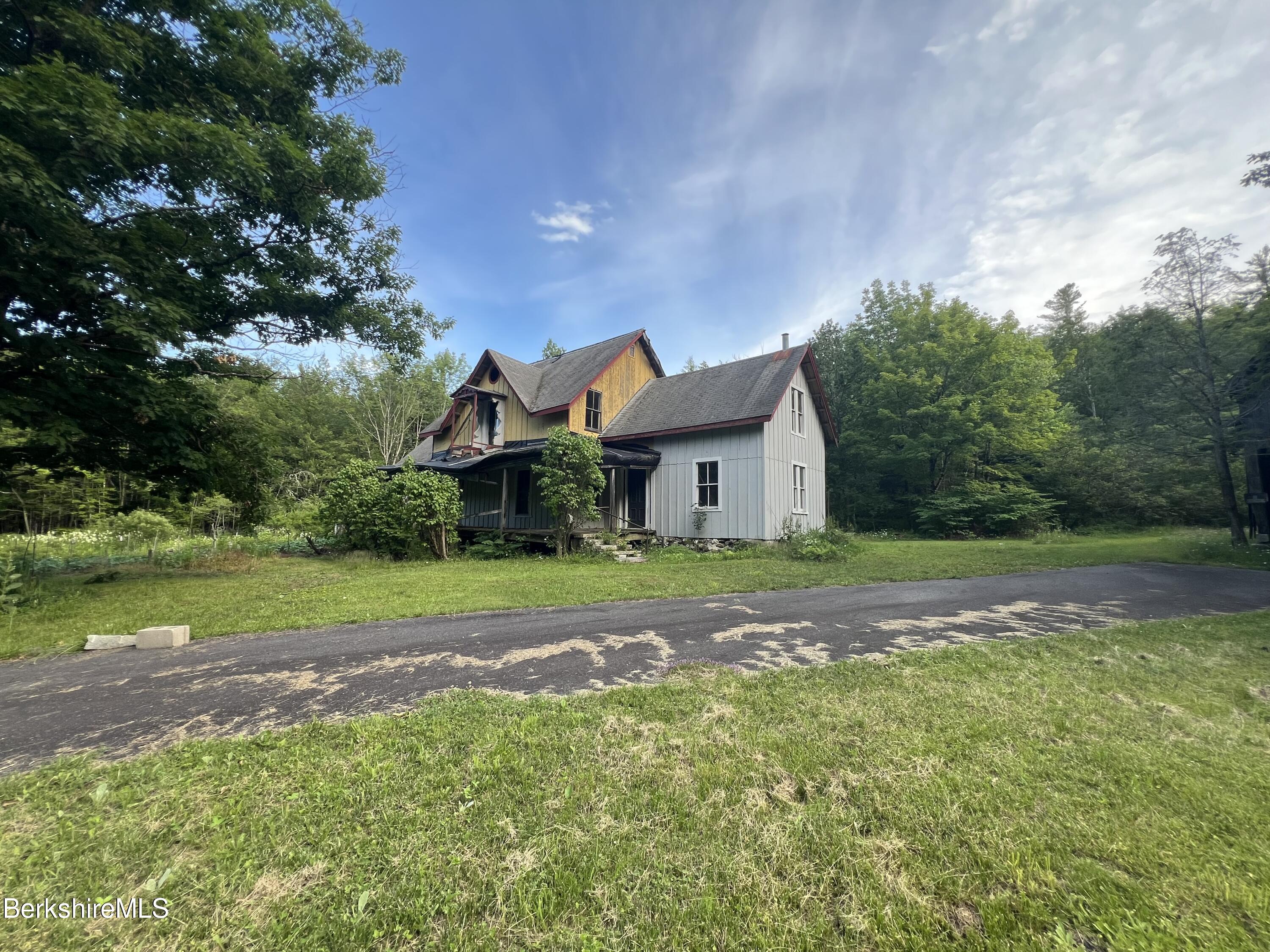 Chester Rd, Becket, MA 01223