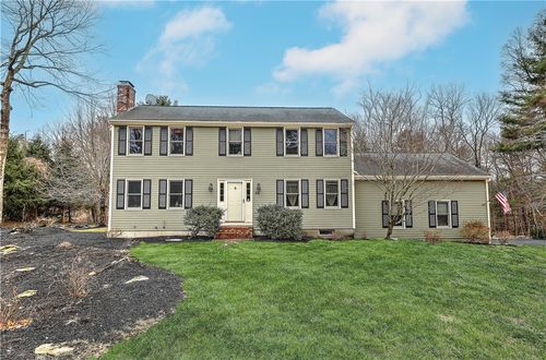 26 Longmeadow Road, Uxbridge, MA, 01569 | Card Image