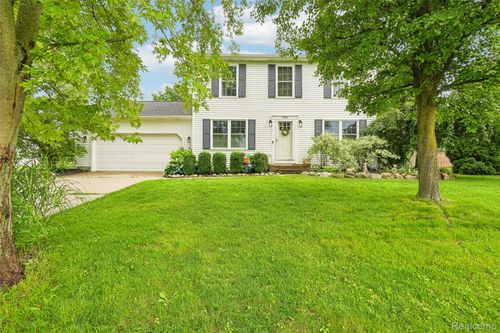 696 Vincent St, Pinckney, MI, 48169-9796 | Card Image