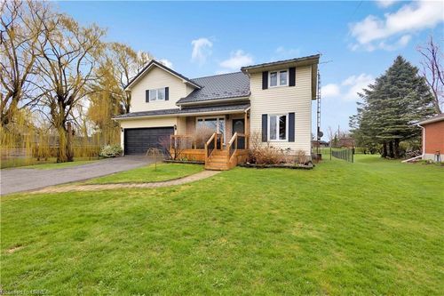 934 Norfolk County Road 19e, Wilsonville, ON, N0E1Z0 | Card Image