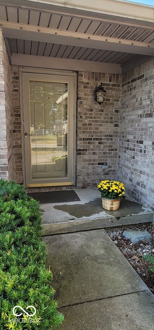 1035 Southpointe Dr, Franklin, IN, 46131-9850 | Card Image