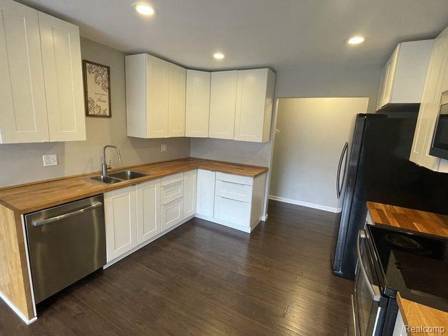 4924 Broomfield Ct, House other with 3 bedrooms, 3 bathrooms and null parking in West Bloomfield MI | Image 5