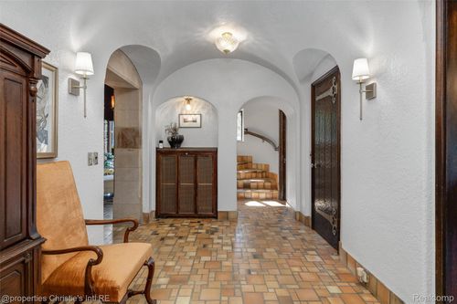 19551 Burlington Dr, Detroit, MI, 48203-1453 | Card Image