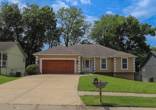 19507 E Woodsbury Rd, Independence, MO, 64058-1391 | Card Image
