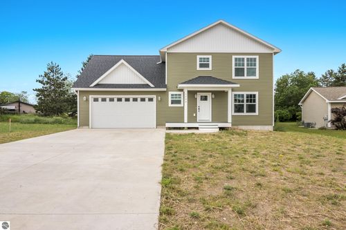 1798 Hansen Cir, Traverse City, MI, 49685-7143 | Card Image