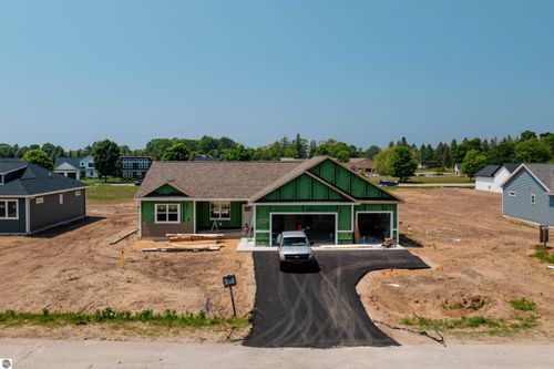 46-11524 Crescent Dr, Empire, MI, 49630 | Card Image