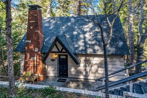 377 Hillside, Lake Arrowhead, CA, 92352 | Card Image