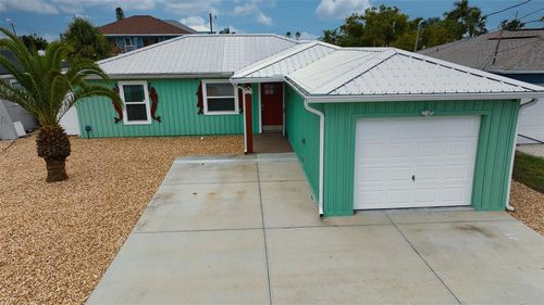 6420 Boatyard Dr, HUDSON, FL, 34667-1595 | Card Image