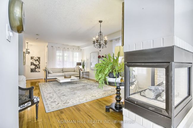 7 Bridlepath St, House attached with 3 bedrooms, 4 bathrooms and 3 parking in Richmond Hill ON | Image 9