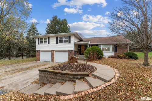 2685 Northwood Dr, Muscatine, IA, 52761-9716 | Card Image