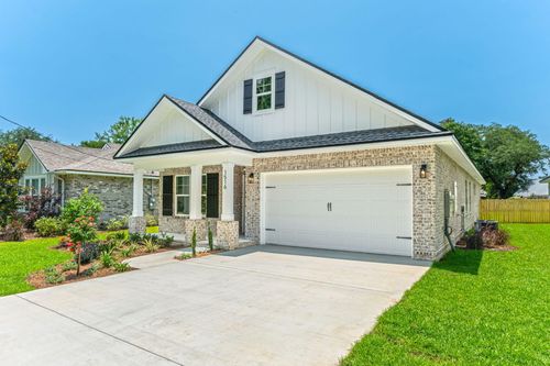 1516 Hickory St, Niceville, FL, 32578-8735 | Card Image