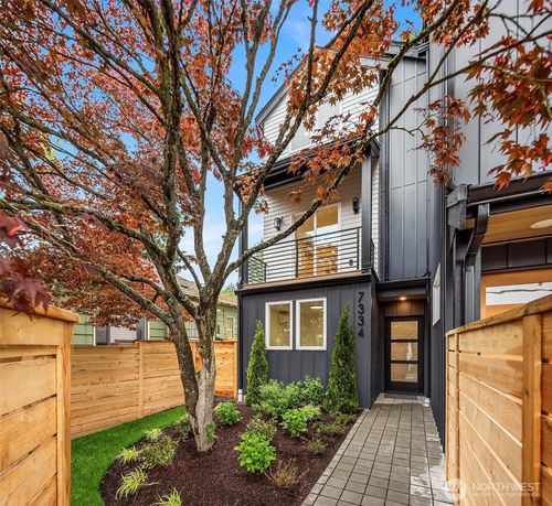 7334 25th Ave Nw, Seattle, WA, 98117-4416 | Card Image
