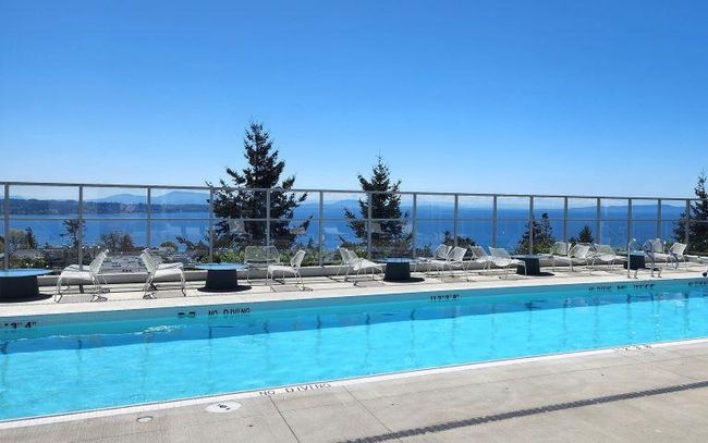 1007 - 15165 Thrift Avenue, Condo with 2 bedrooms, 2 bathrooms and 2 parking in White Rock BC | Image 1