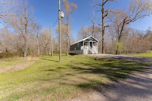129 Shoreline Dr, Cleveland, TX, 77327-7950 | Card Image