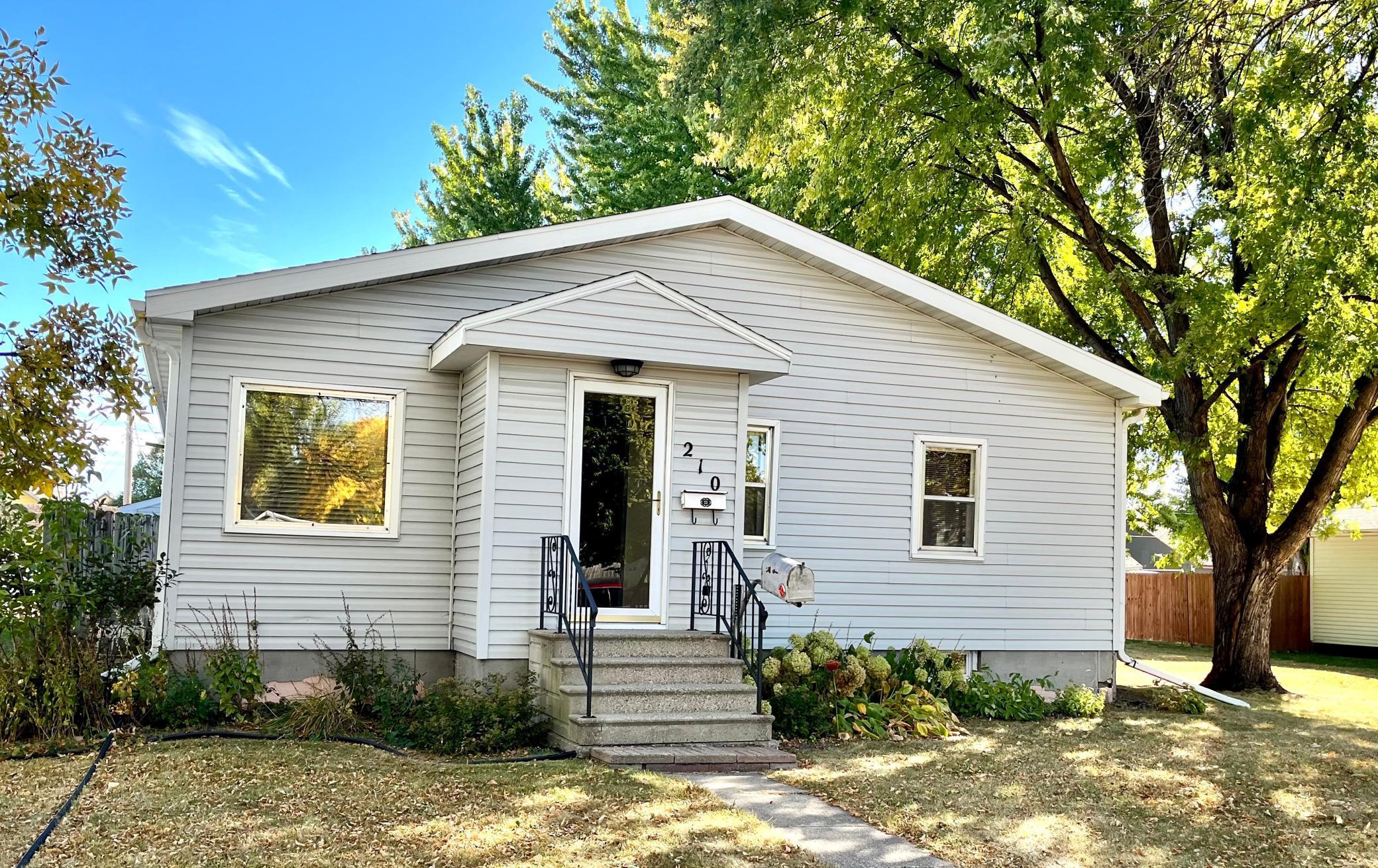 7th St, Breckenridge, MN 56520